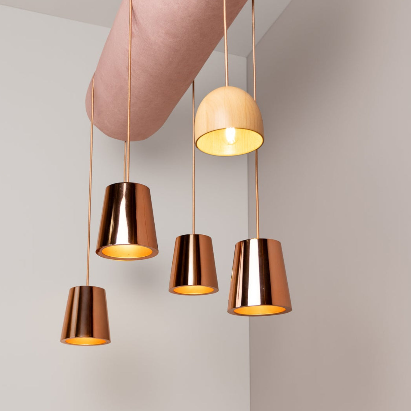 T Chandelier L